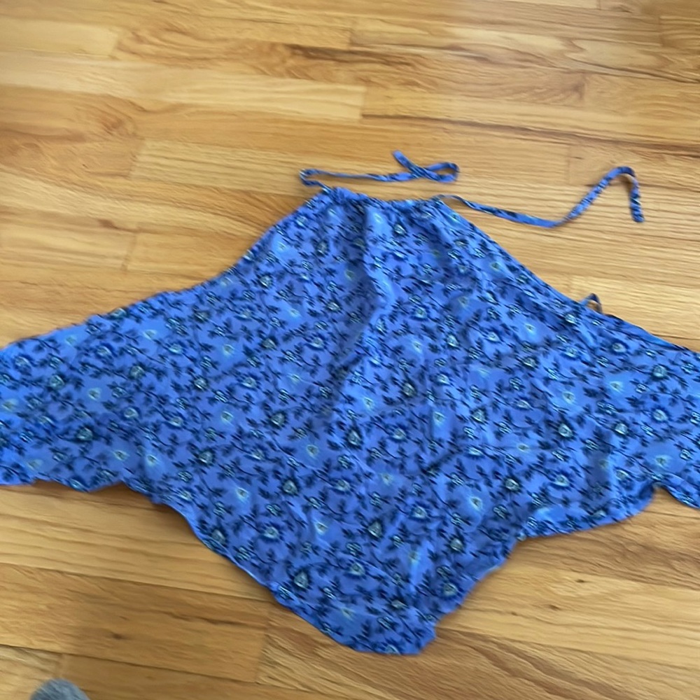 Express Handkerchief Top